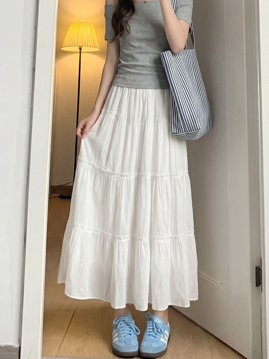 Falda midi negra acampanada de - A-Line Skirt Midi reseña y precio